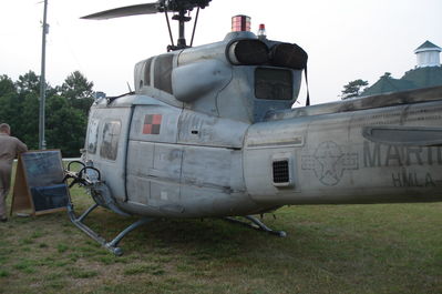 HMLA-167_UH-1N_Huey_at_OClub_for_reunion4.jpg